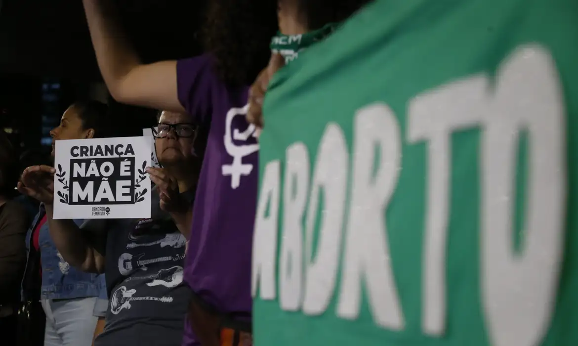 Reflexão cristã sobre o aborto: Amor e compaixão no contexto atual