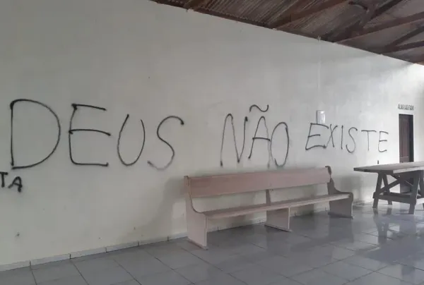 As igrejas profanadas