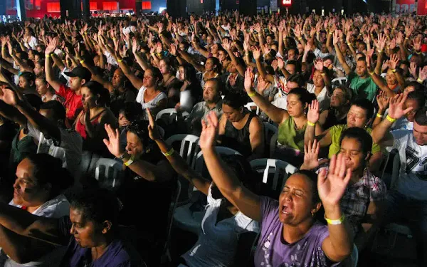 Evangélicos latinos defendem o nacionalismo cristão